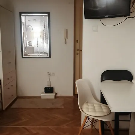 Cosy Jana Appartamento Belgrado